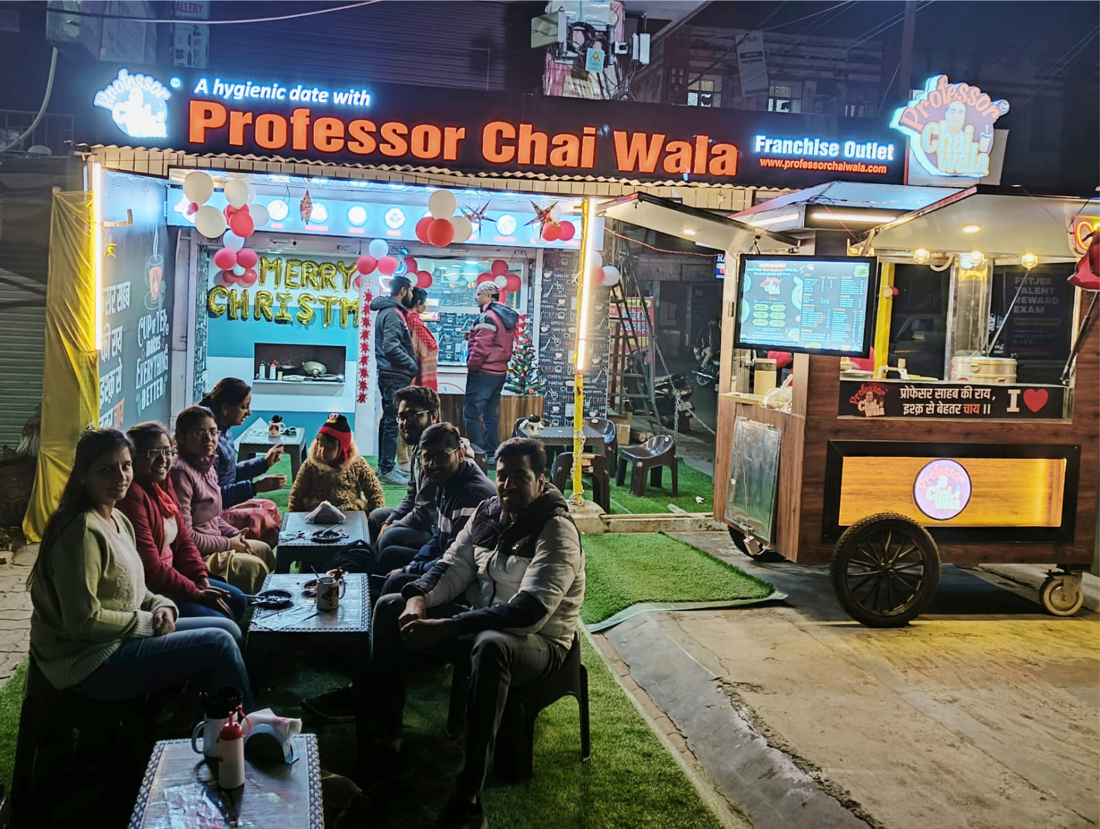 professor chai wala in lucknow